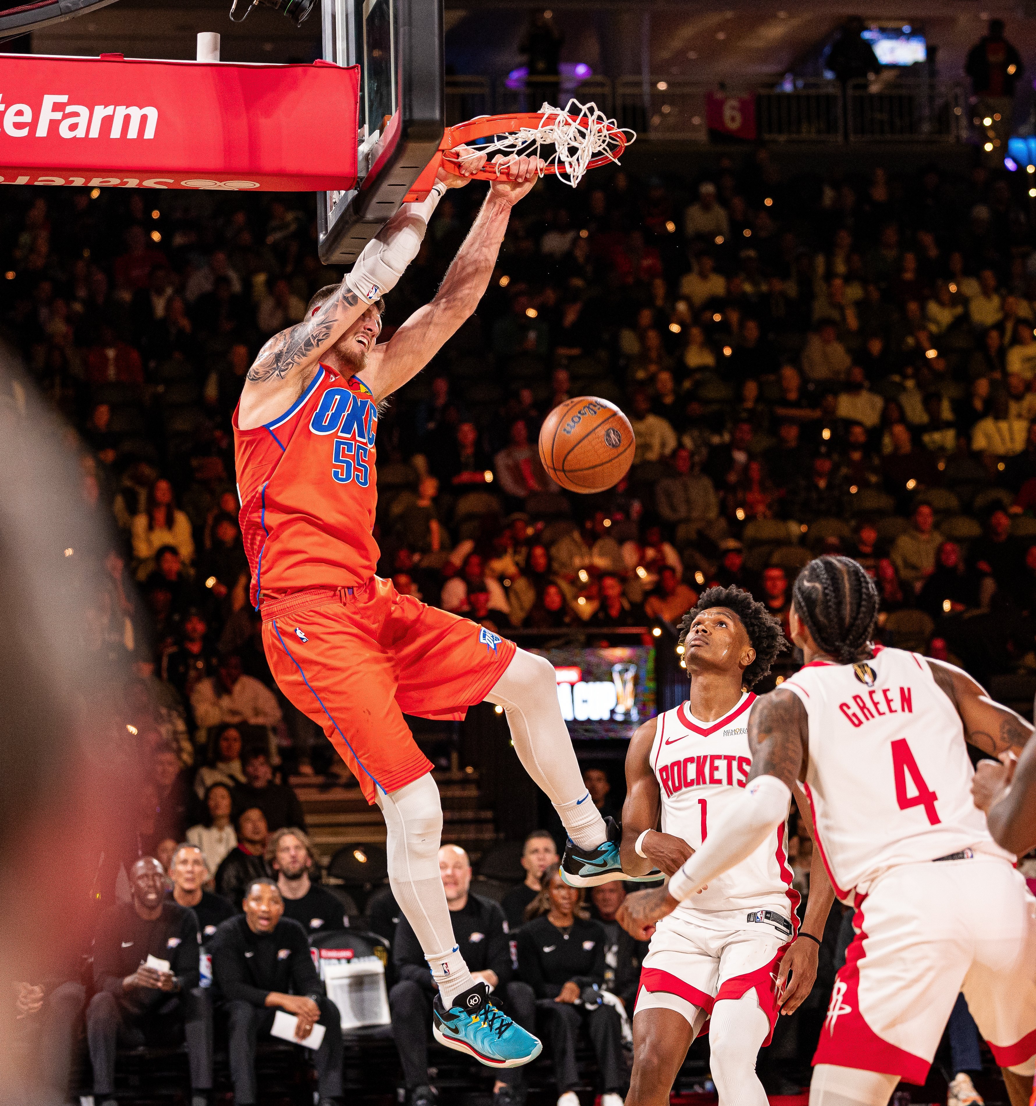 lol战争学院-包含今晨突围战来临；犹他爵士围绕欧篮联防线松动；气氛紧张；球队文化再被提及的词条