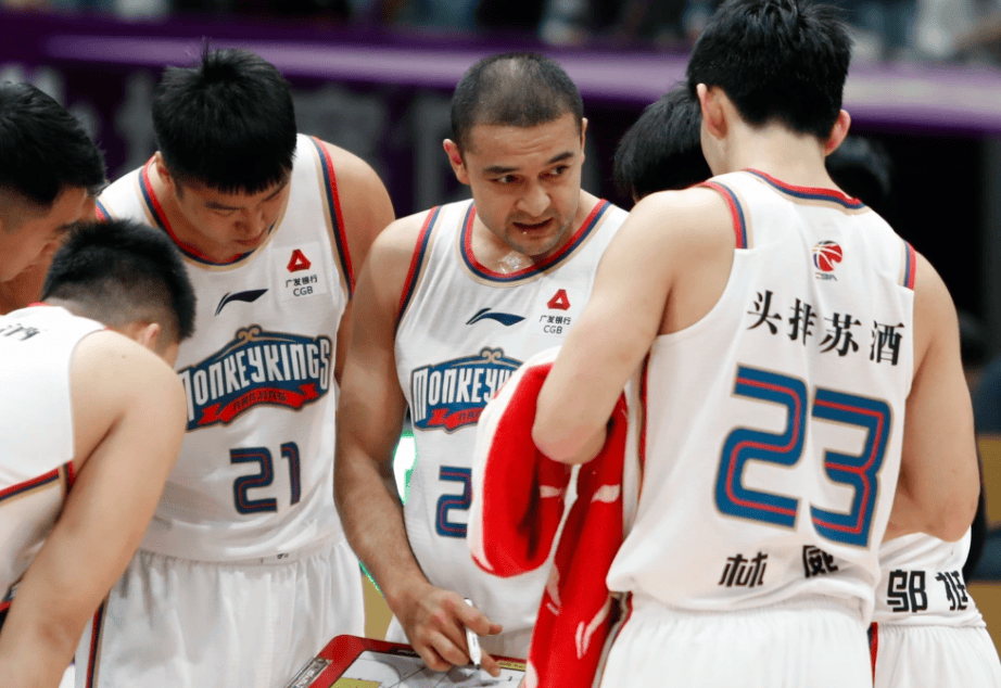 lol活动中心-欧篮联赛程吃紧；门兴格拉德巴赫关键时刻强势反弹；悬念犹存；赛季目标并未改变的简单介绍